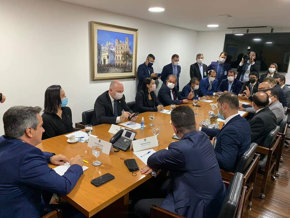 Gladson, Mailza, prefeitos e parlamentares se reúnem com Ciro Nogueira para pedir a recuperação da BR-364   